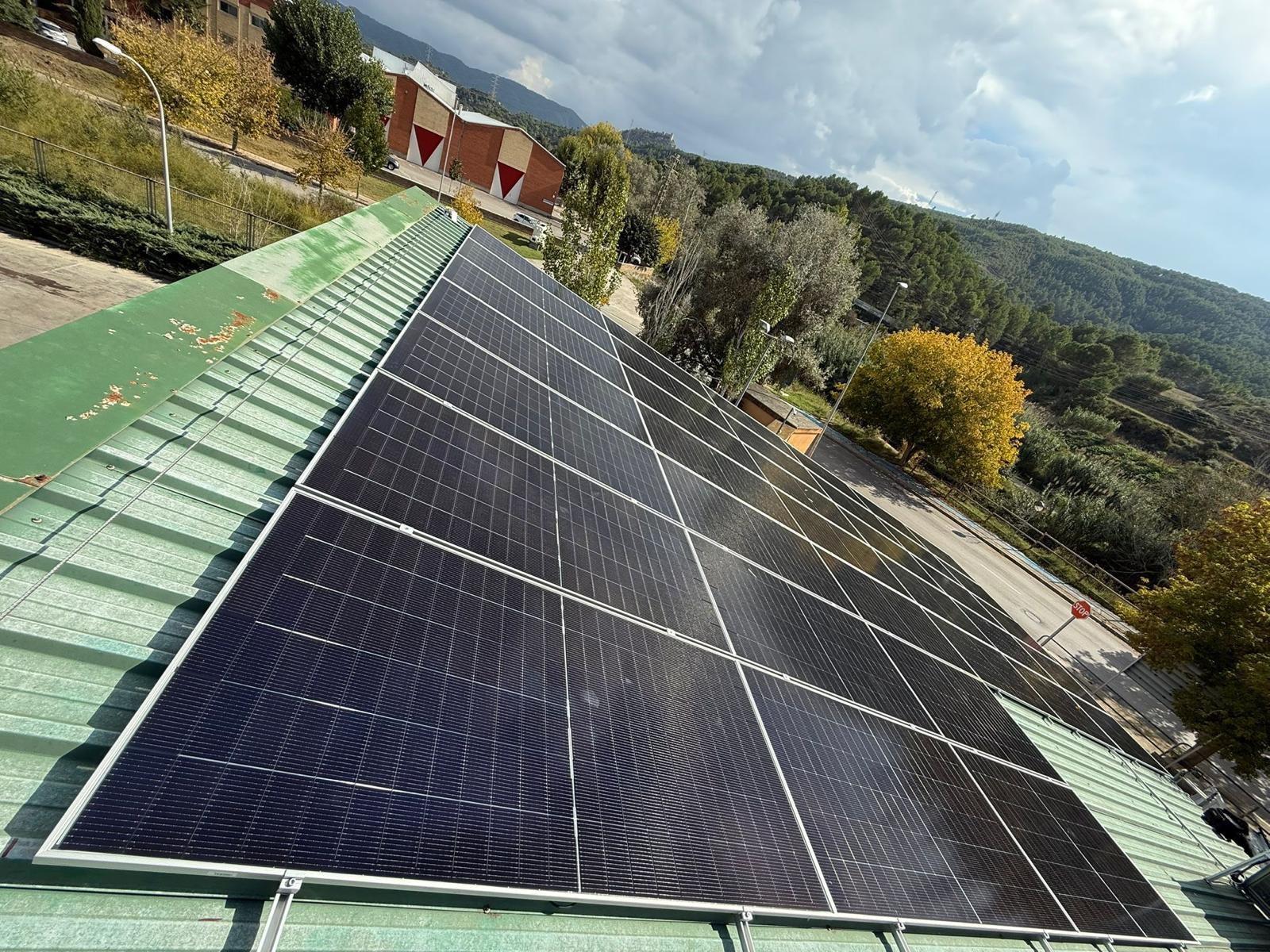 Instalación de inversor y almacenamiento de energía