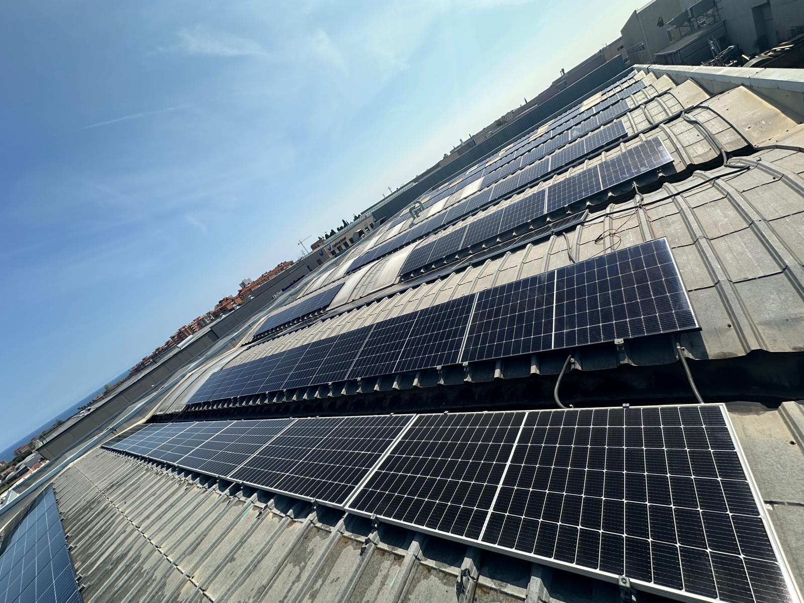 Instalación fotovoltaica residencial terminada